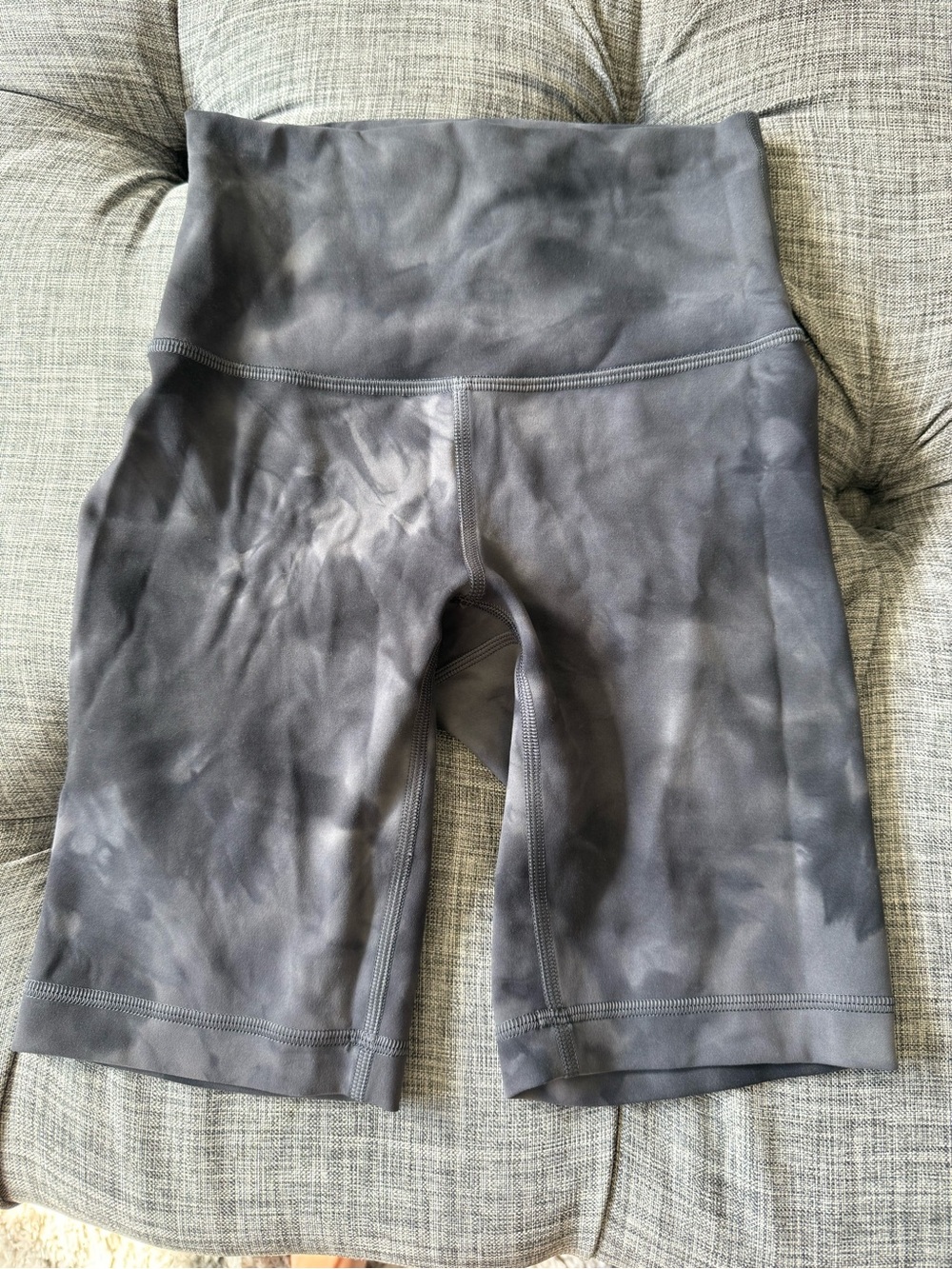 lululemon athletica Women's High-Rise Gray Tie-Dye Bike Shorts